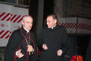 foto vescovo e don Giosuè